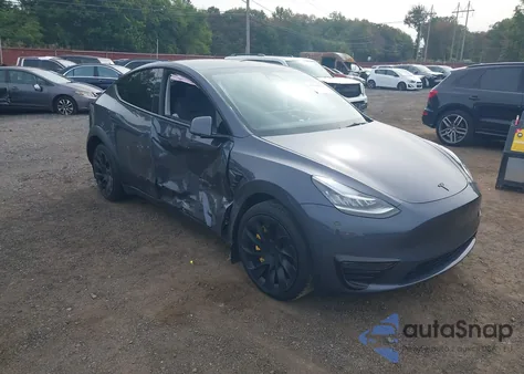 2023 Tesla Model Y Awd/Long Range Dual Motor All-Wheel Drive из США, поврежденный, VIN 7SAYGDEE7PA078717